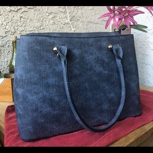Blue purse (no brand)